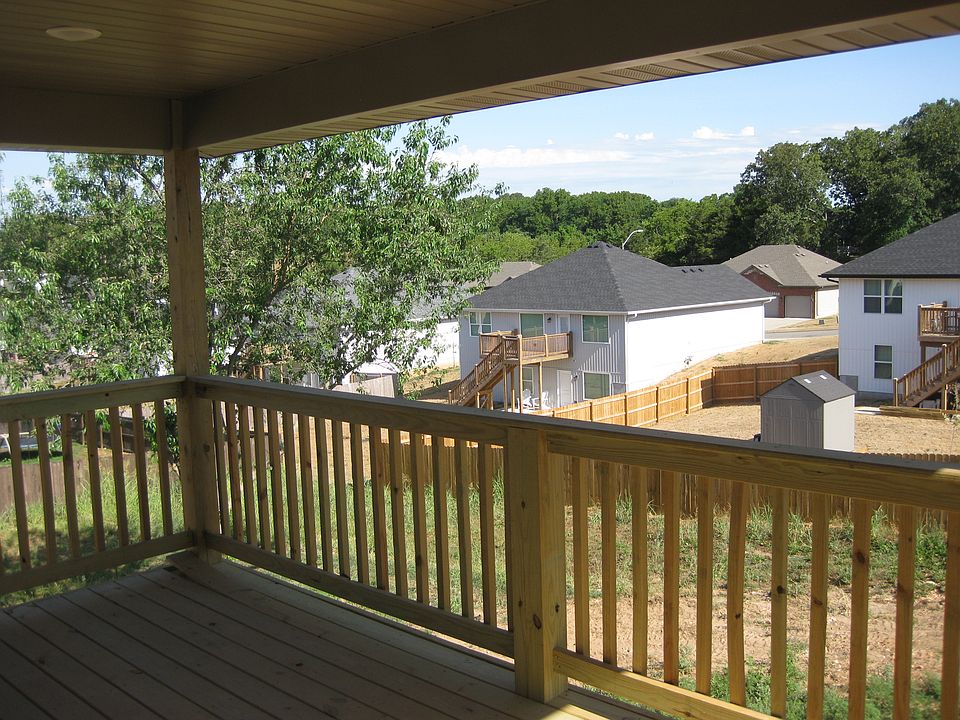 2nd image of 1089 E Daisy Falls Dr