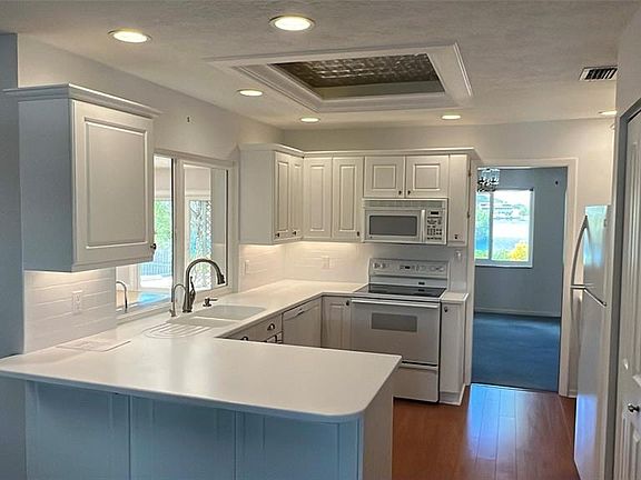 5th image of 807 Leisey Cir