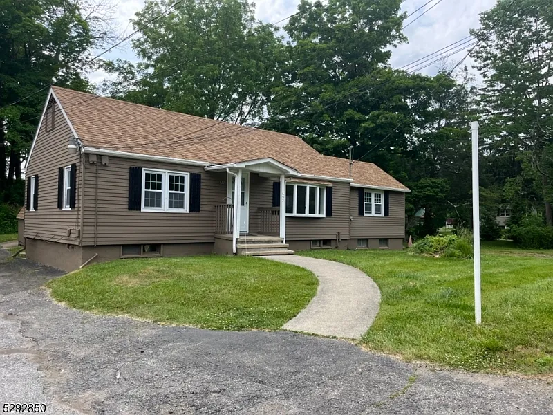 3 bed, 3.0 bath, $2,850 — Photo 1