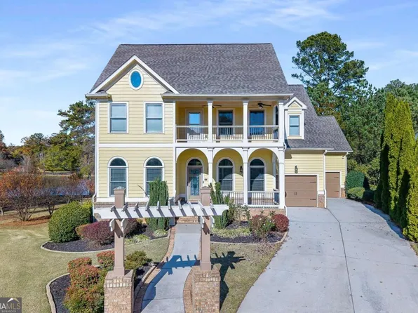 679 Crystal Cove Ct, Loganville, GA 30052