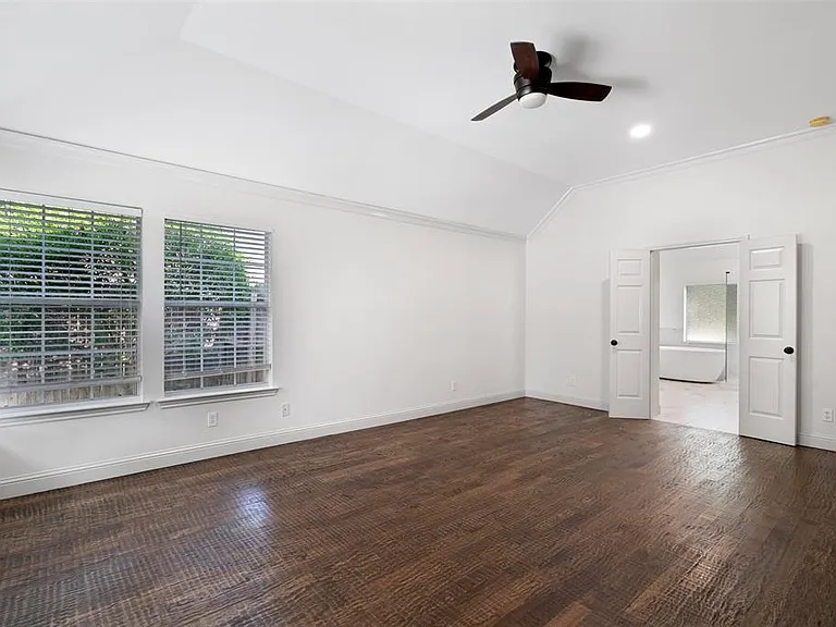 1305 Normandy Dr — Photo 10