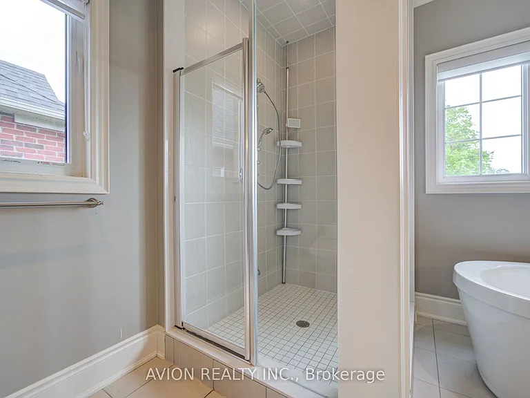 102 Joseph Hartman Cres — Photo 34