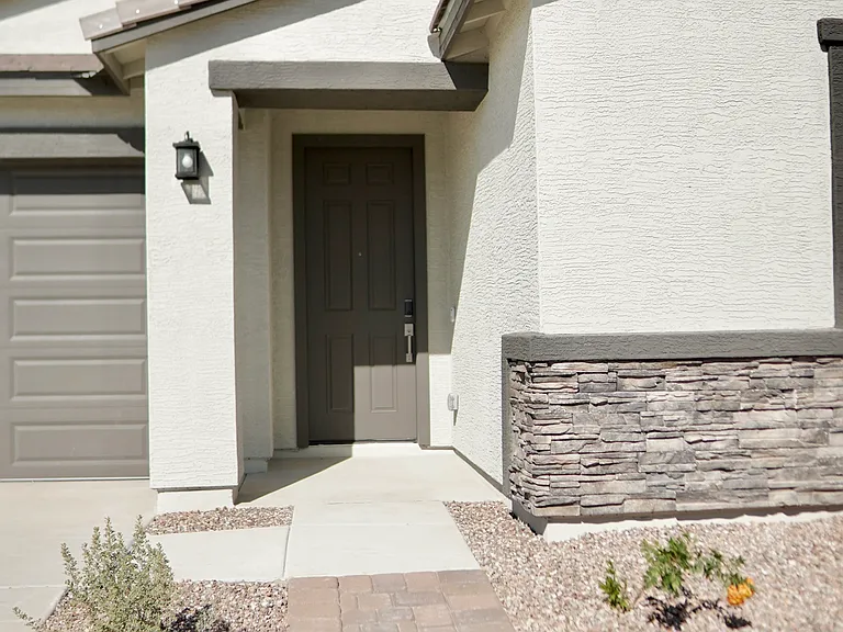 2426 E Grenache Rd — Photo 2