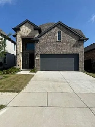 4 bed, 2001 sqft, $2,350 — Photo 1