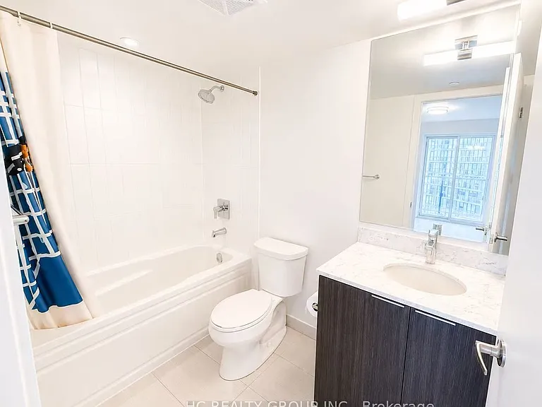 955 Bay St #1001 — Photo 9