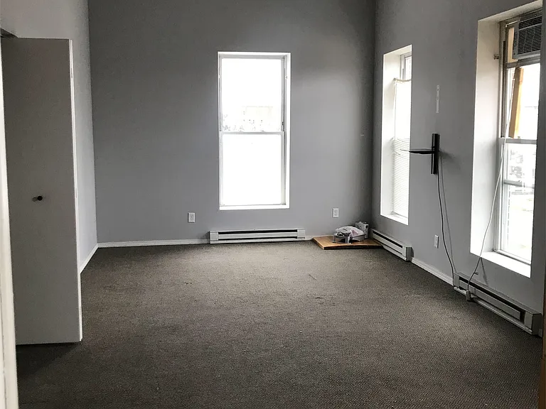 200 N Washington St — Photo 5