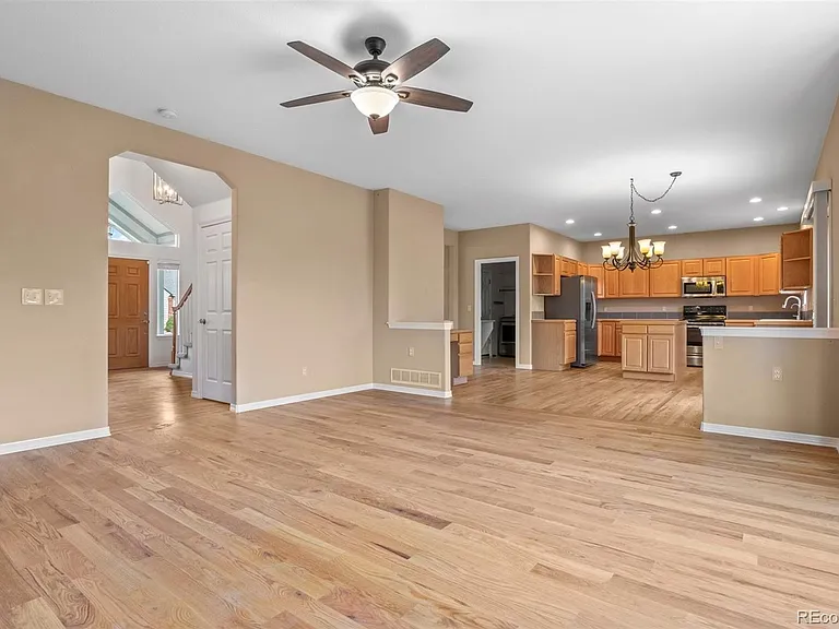 11625 Pine Grove Ln — Photo 7