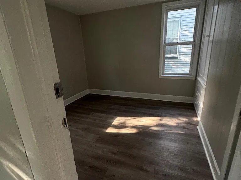 75 Chelsea Ave — Photo 12