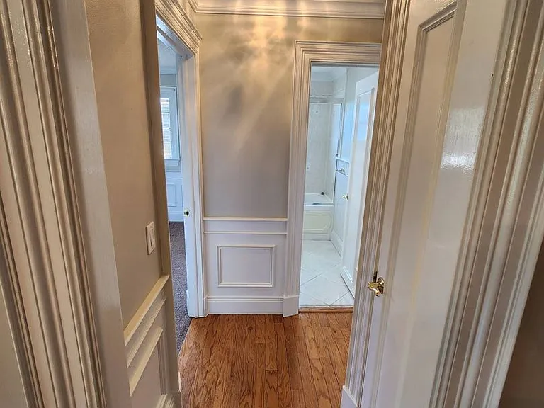 549 Burlington Ave NE — Photo 29