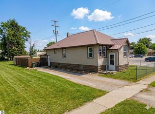 413 W 4th St, Pinconning, MI 48650