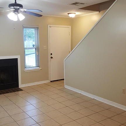 2nd image of 2826 Louisiana Ave #1105