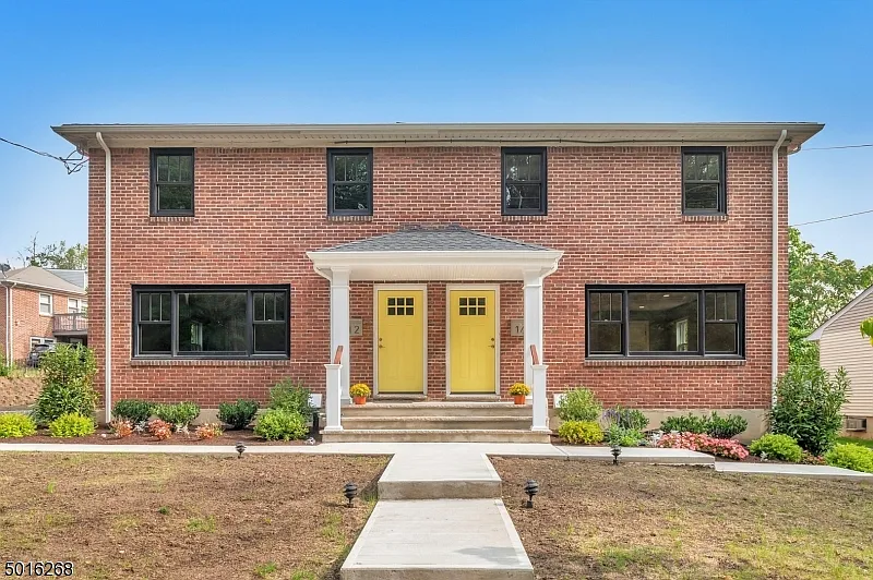 3 bed, 2.5 bath, $4,350 — Photo 1