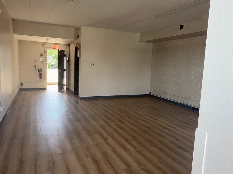 4425 S Archer Ave #A4 — Photo 5