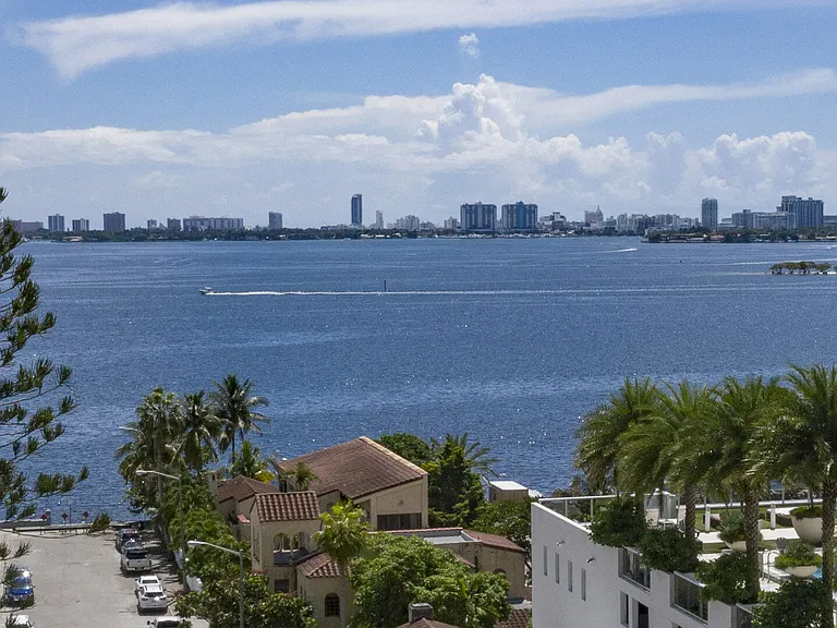 Blu27 at Edgewater — Photo 66