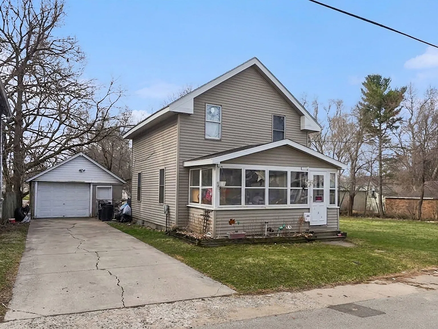 131 Hollis St photo 1