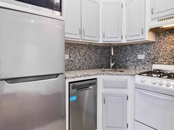 146 West 82nd Street image 8 of 14