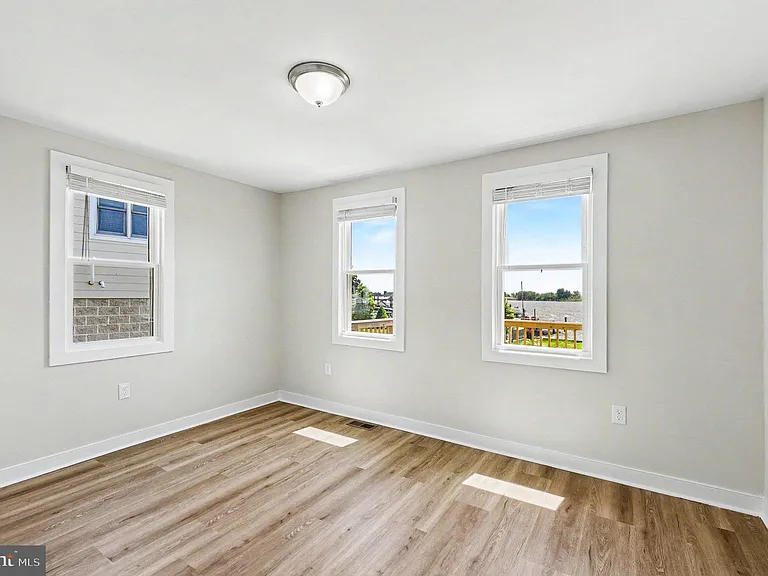 9135 Cuckold Point Rd — Photo 34