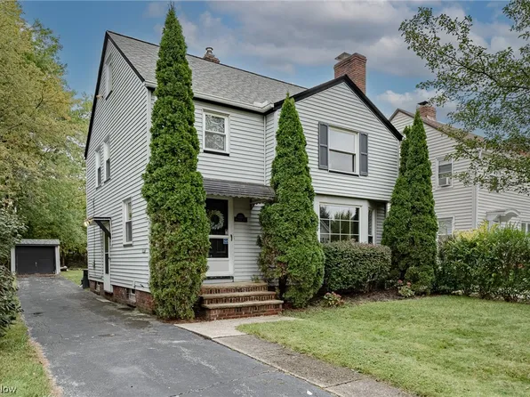 2227 Barrington Rd, University Heights, OH 44118