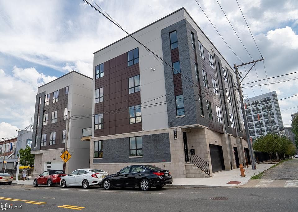 1st image of 10-18 Callowhill St