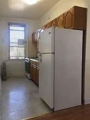 Rented by Metroline Realty | media 23