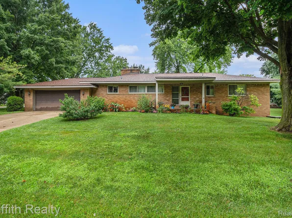 10933 Culver Rd, Brighton, MI 48114