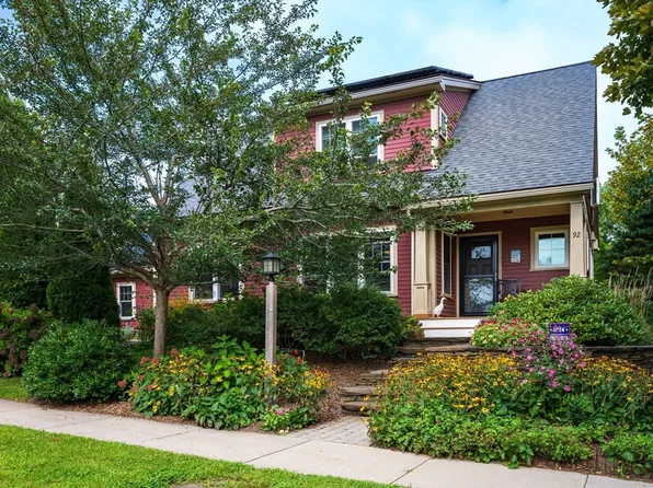 92 Olander Dr, Northampton, MA 01060