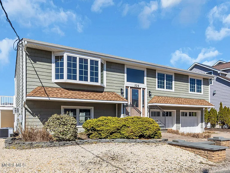 326 Cutter Ln — Photo 2