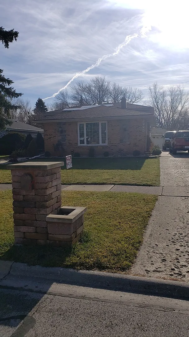 2225 Charmingfare Dr photo 1