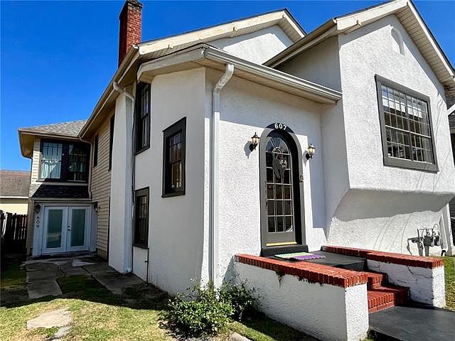 1st image of 609 Clare Ct