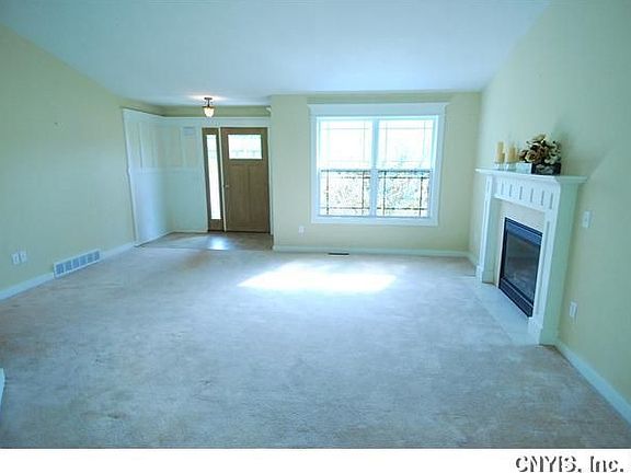 5th image of 120 Festa Fairway Ln