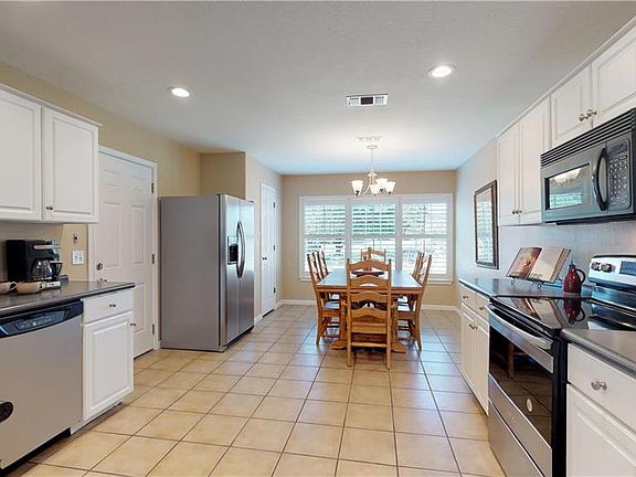 5th image of 2645 Woodcrest Dr