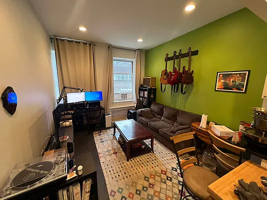 Rented by CNYC Apartments | media 21