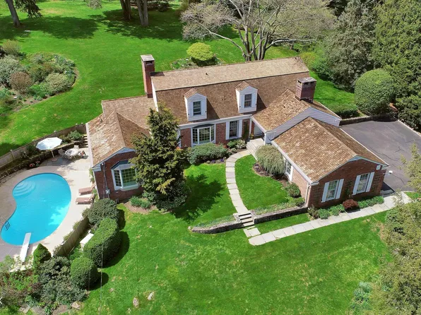 30 Copper Beech Rd, Greenwich, CT 06830