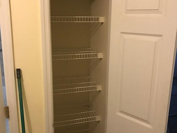 Liden closet