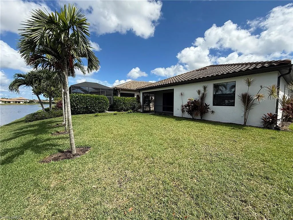 4 bed, 3.0 bath, 2032 sqft, $3,800 — Photo 3