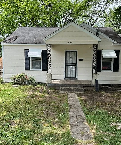 1373 Salem St — Photo 1