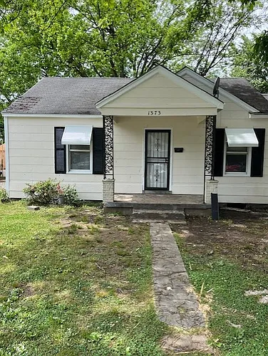 1373 Salem St Photo 1