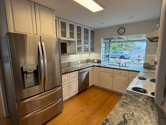 4th image of 66 Balboa Ave