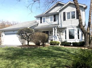 663 Matthew Ln, Carol Stream, IL 60188