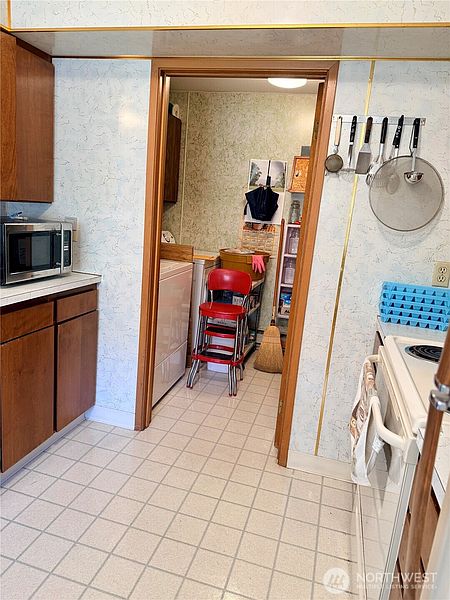 4th image of 3307 281st Street