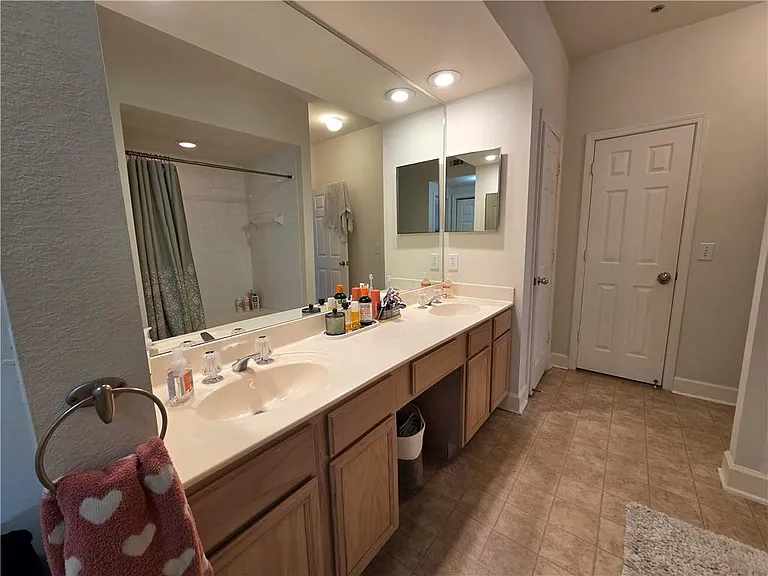 3777 Peachtree Rd NE #1035 — Photo 16