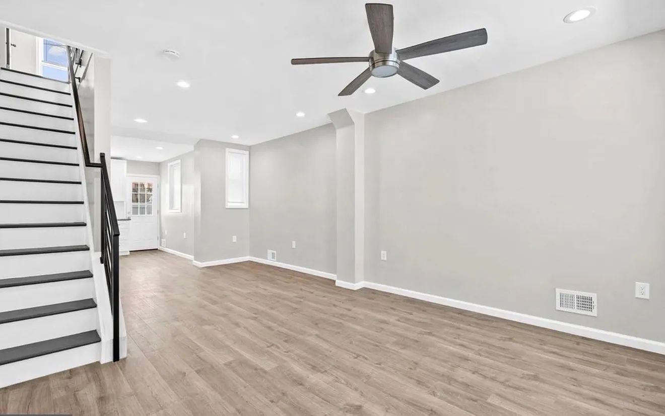 1452 S Etting St — Photo 2