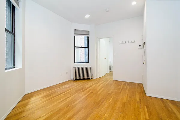 Rented by Mossanen Group | media 14