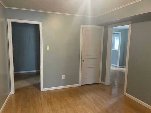 4th image of 4019 Center St