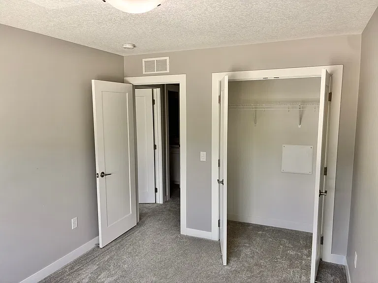 2324 SE Parkview Crossing Dr — Photo 23