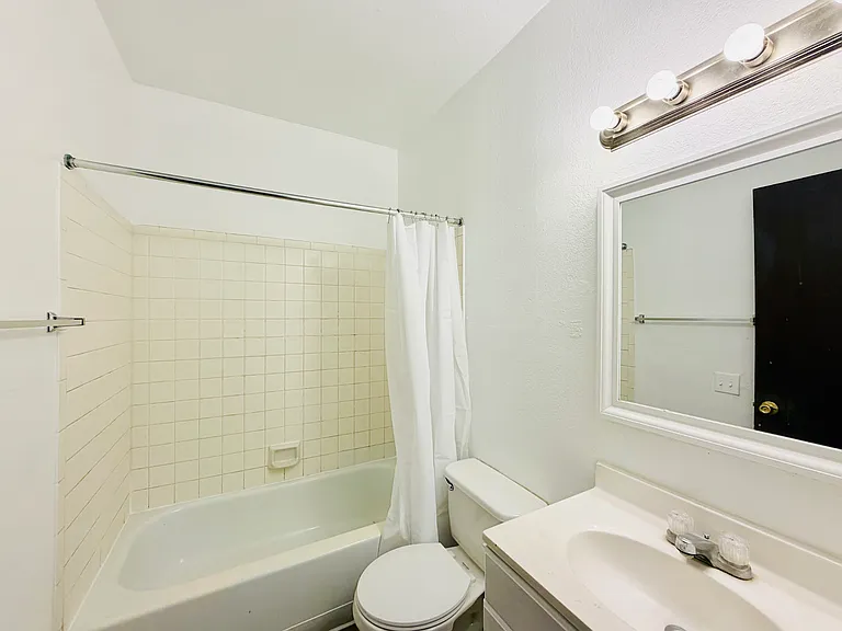 Santa Cruz Apartments - Studios, 1 Bedroom and 2 Bedrooms with Pool! — Photo 36