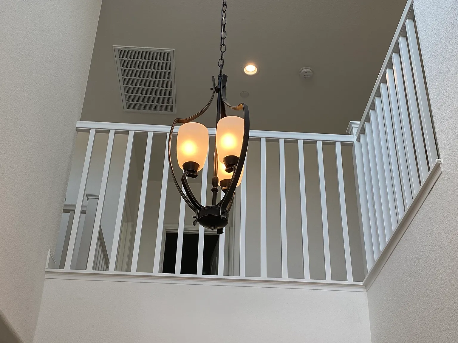 5 bed, 2755 sqft, $2,968 — Photo 3