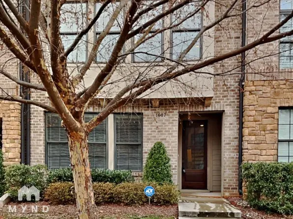1607 Bowery Dr, Raleigh, NC 27607