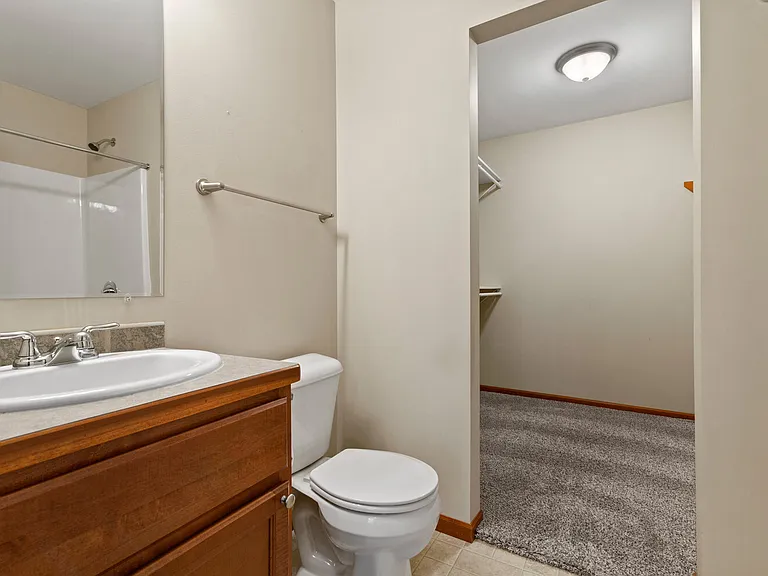 Perry Creek Townhomes - Midland, MI — Photo 15