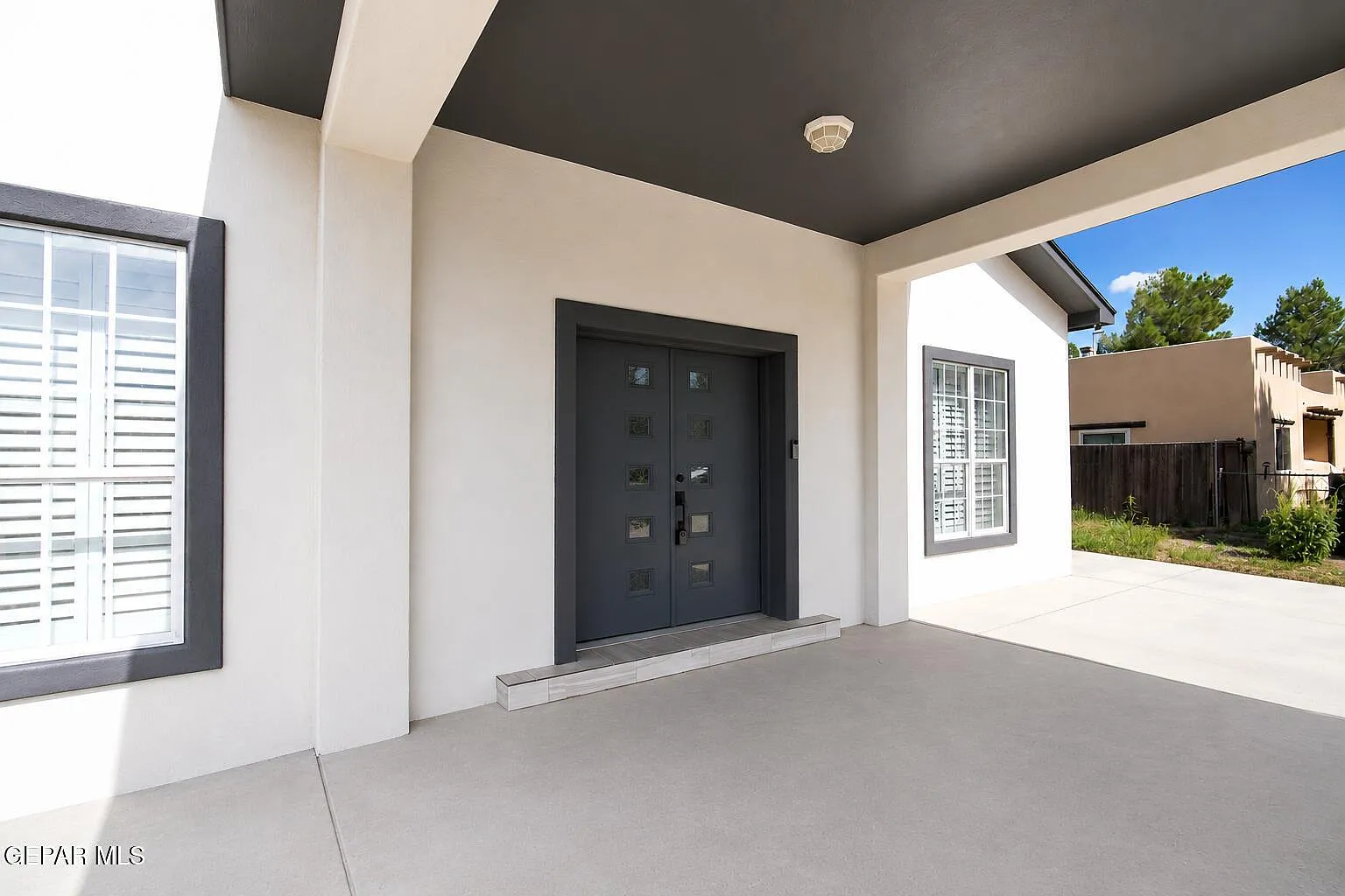 5 bed, 4.0 bath, 4164 sqft, $4,400 — Photo 3